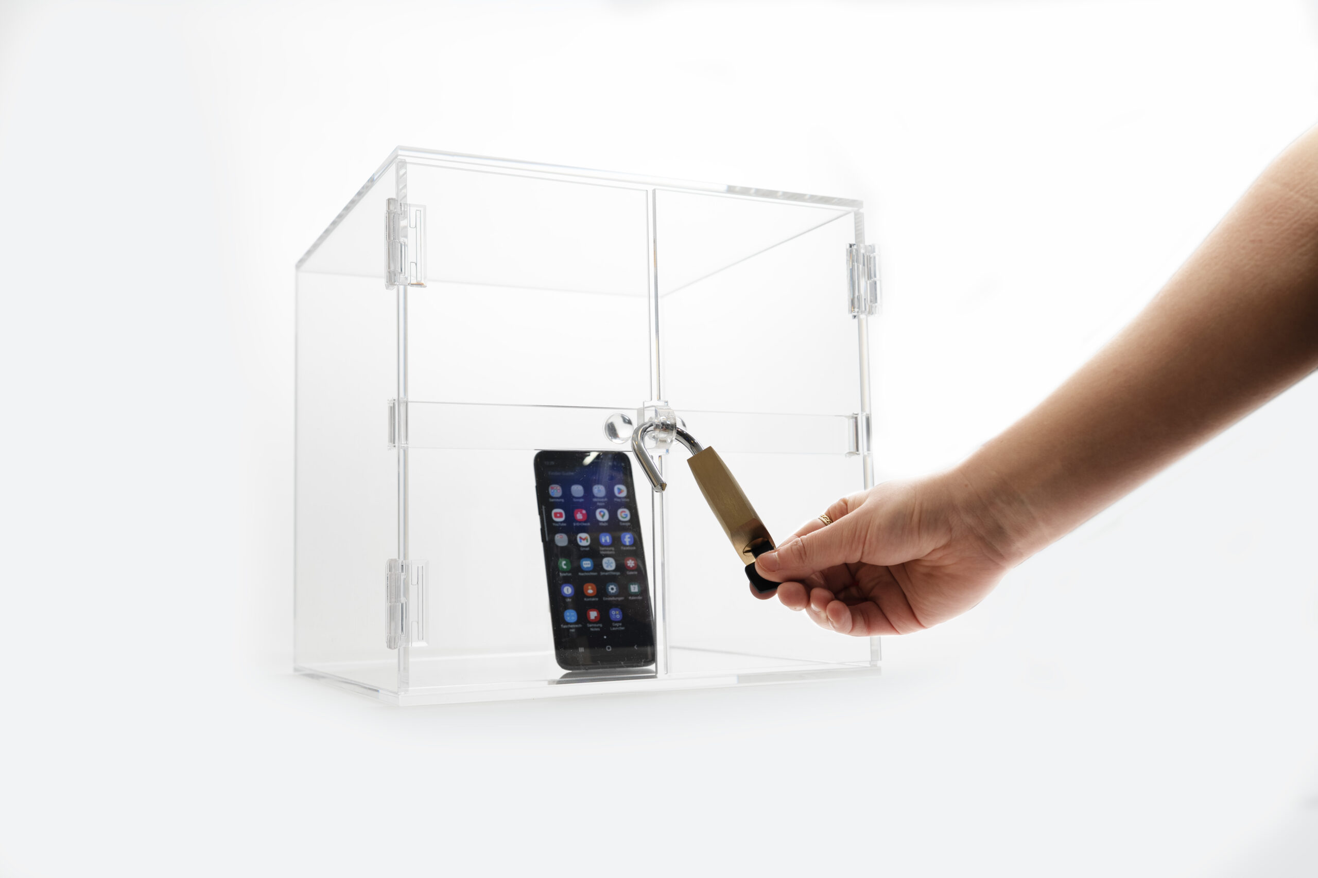 lucky-lock-tresor Lucky Lock Tresor wird geöffnet